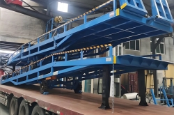 移動(dòng)登車橋裝車平臺:提升裝卸效率的靈活解決方案